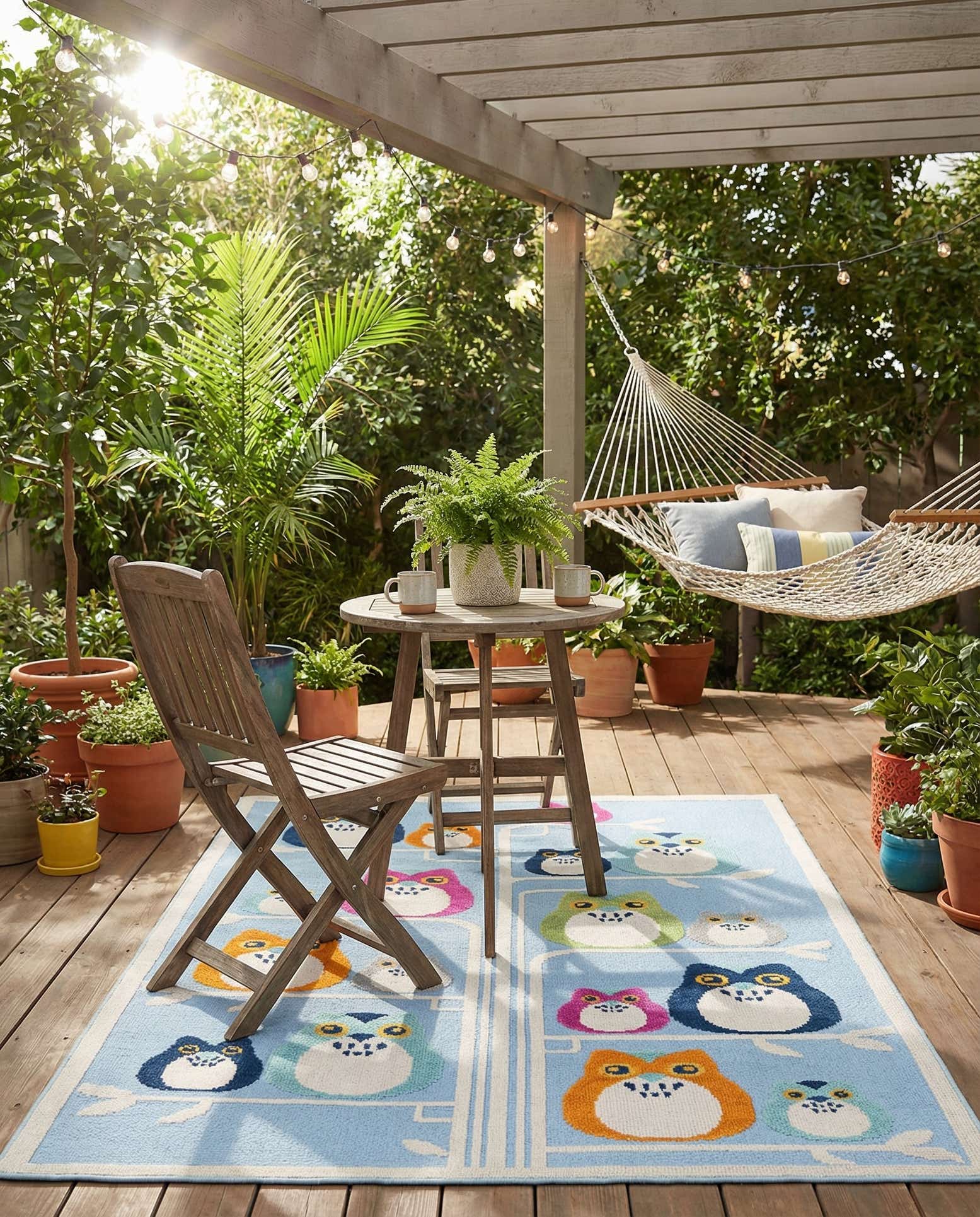 5' 3 x 7' 7 Easy-Clean Indoor / Outdoor Rug