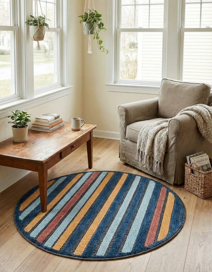 Detail image of 3' 3 x 3' 3  Washable Belize Indoor / Outdoor Round Rug