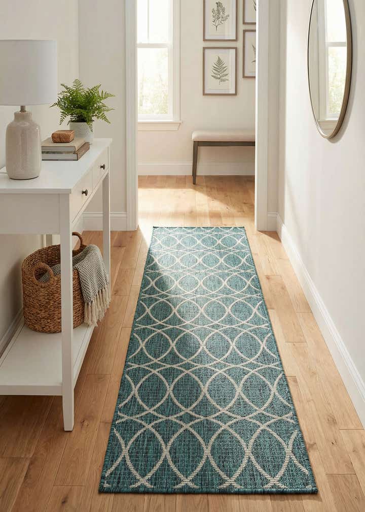 2' x 7' 10 Easy-Clean Trellis Indoor / Outdoor Runner Rug
