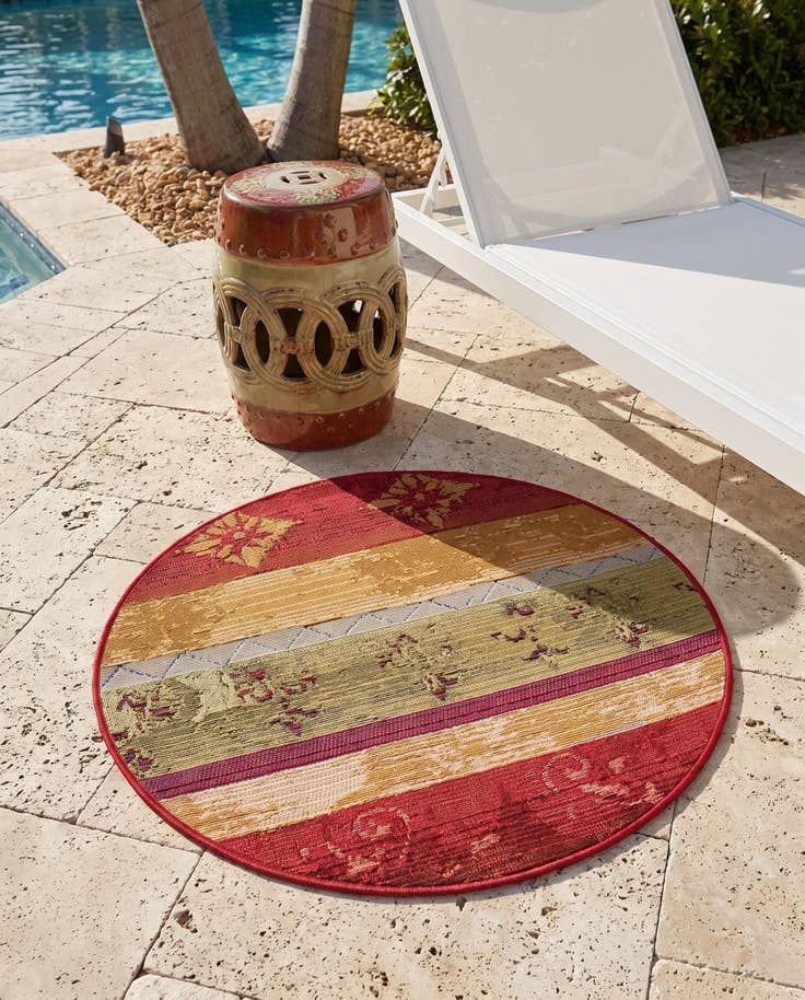 Detail image of 2' 7 x 2' 7 Easy-Clean Modern Indoor / Outdoor Round Rug