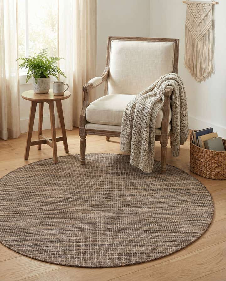 4' 1 x 4' 1 Easy-Clean Solid Indoor / Outdoor Round Rug