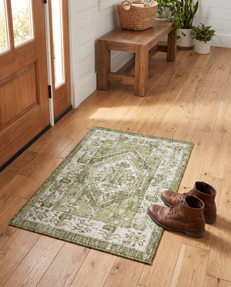 Detail image of 2' x 3' Easy-Clean Traditional Indoor / Outdoor Rug