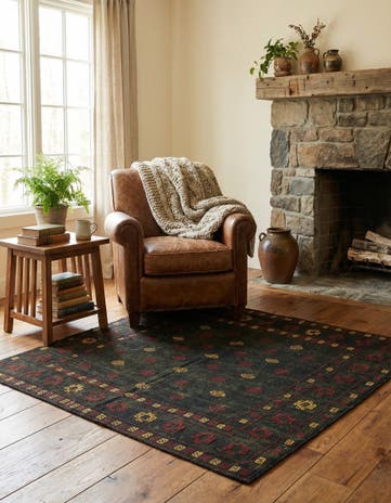 4' 3 x 4' 5 Hand Knotted Sumak Wool Square Rug