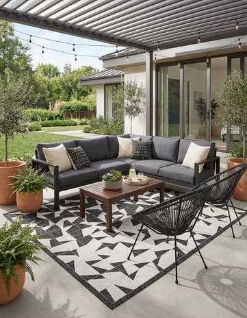 7' 10 x 7' 10 Easy-Clean Modern Indoor / Outdoor Square Rug