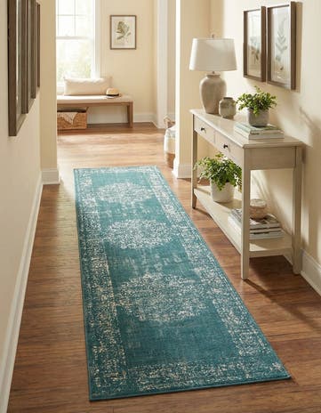 2' 7 x 10' Aarhus Runner Rug