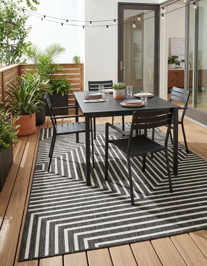 6' x 9' Easy-Clean Modern Indoor / Outdoor...