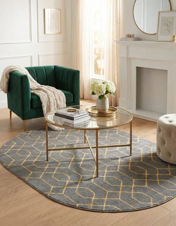 4' x 6' Marilyn Monroe™ Glam Trellis Oval Rug