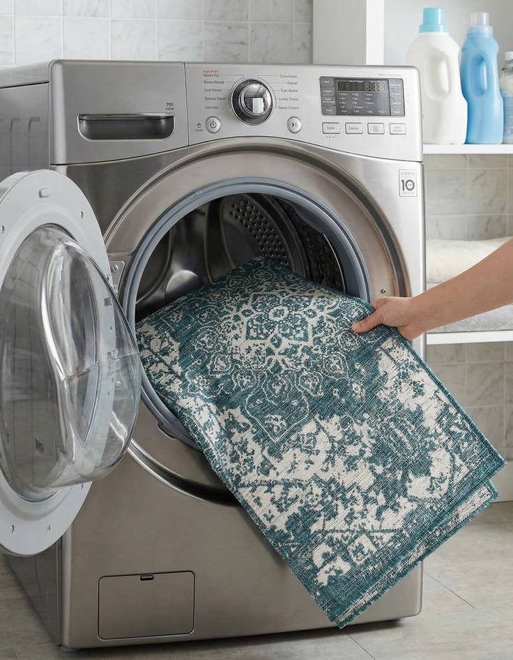 Detail image of 1' 4 x 1' 4  Washable Jill Zarin Dubai Indoor / Outdoor Sample Rug