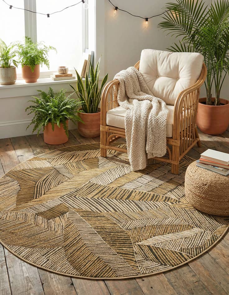 Detail image of 5' x 5'  Washable Botanical Indoor / Outdoor Round Rug