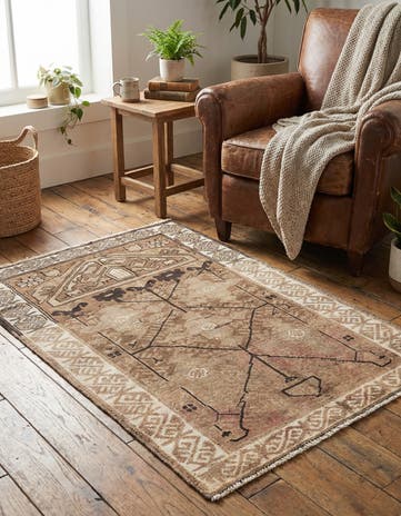 2' 8 x 4' 4 Hand Knotted Ultra Vintage Persian Wool Rug