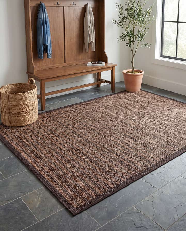 5' 3 x 8' Easy-Clean Border Indoor / Outdoor Rug