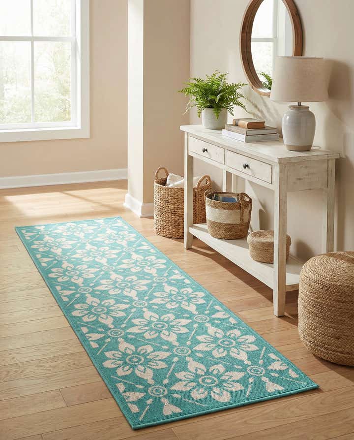 2' x 6' Easy-Clean Lattice Indoor / Outdoor Runner Rug