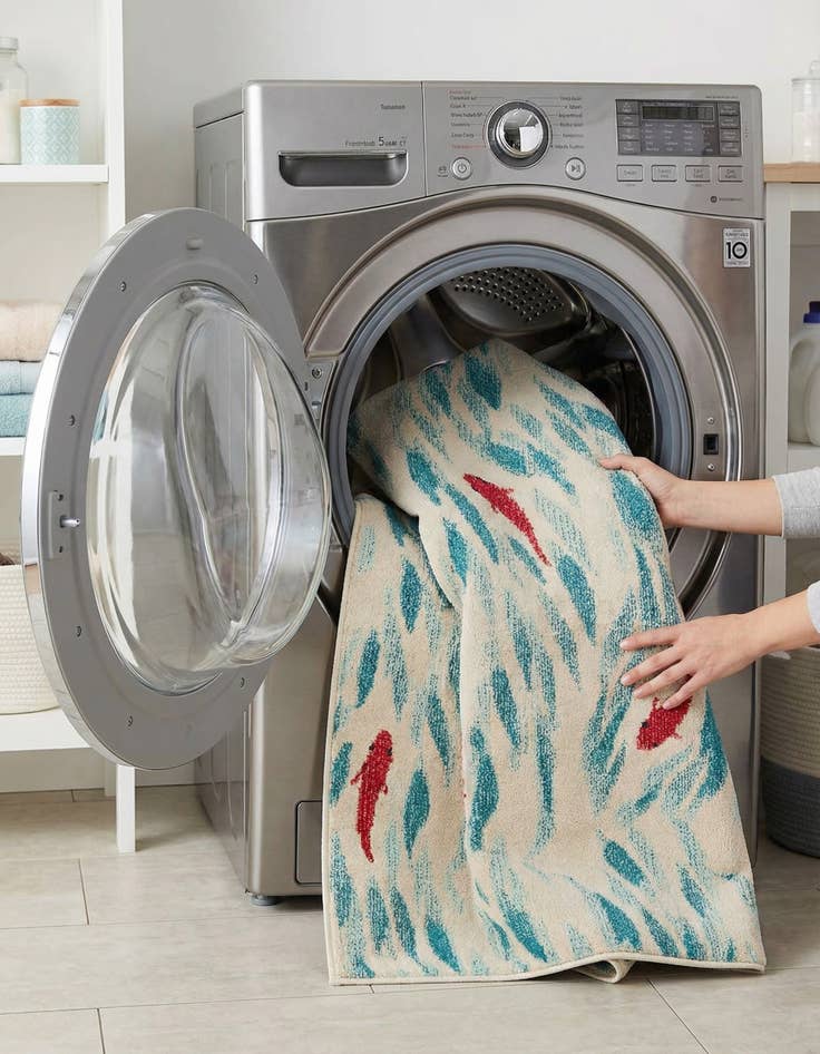 Detail image of 5' x 8'  Washable Capri Rug