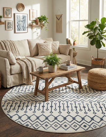 Coastal White Bohemian Trellis Round Rug