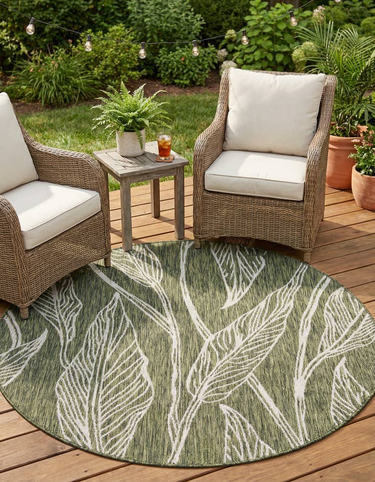 Detail image of 5' 3 x 5' 3 Easy-Clean Botanical Indoor / Outdoor Round Rug
