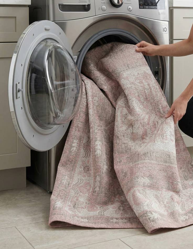 Detail image of  6' x 9'  Washable Traditional Indoor / Outdoor Rug