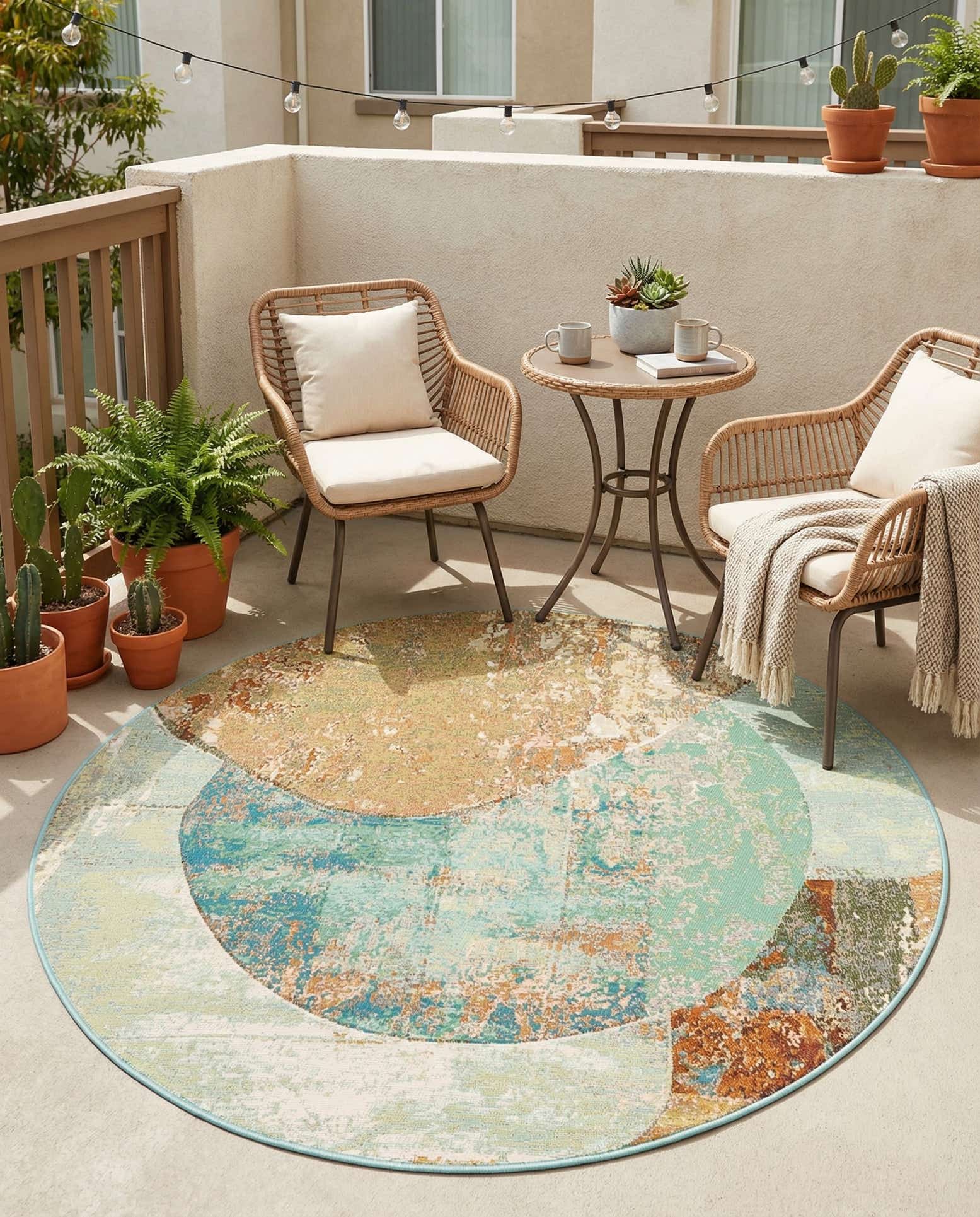 5' 3 x 5' 3 Easy-Clean Modern Indoor / Outdoor Round Rug