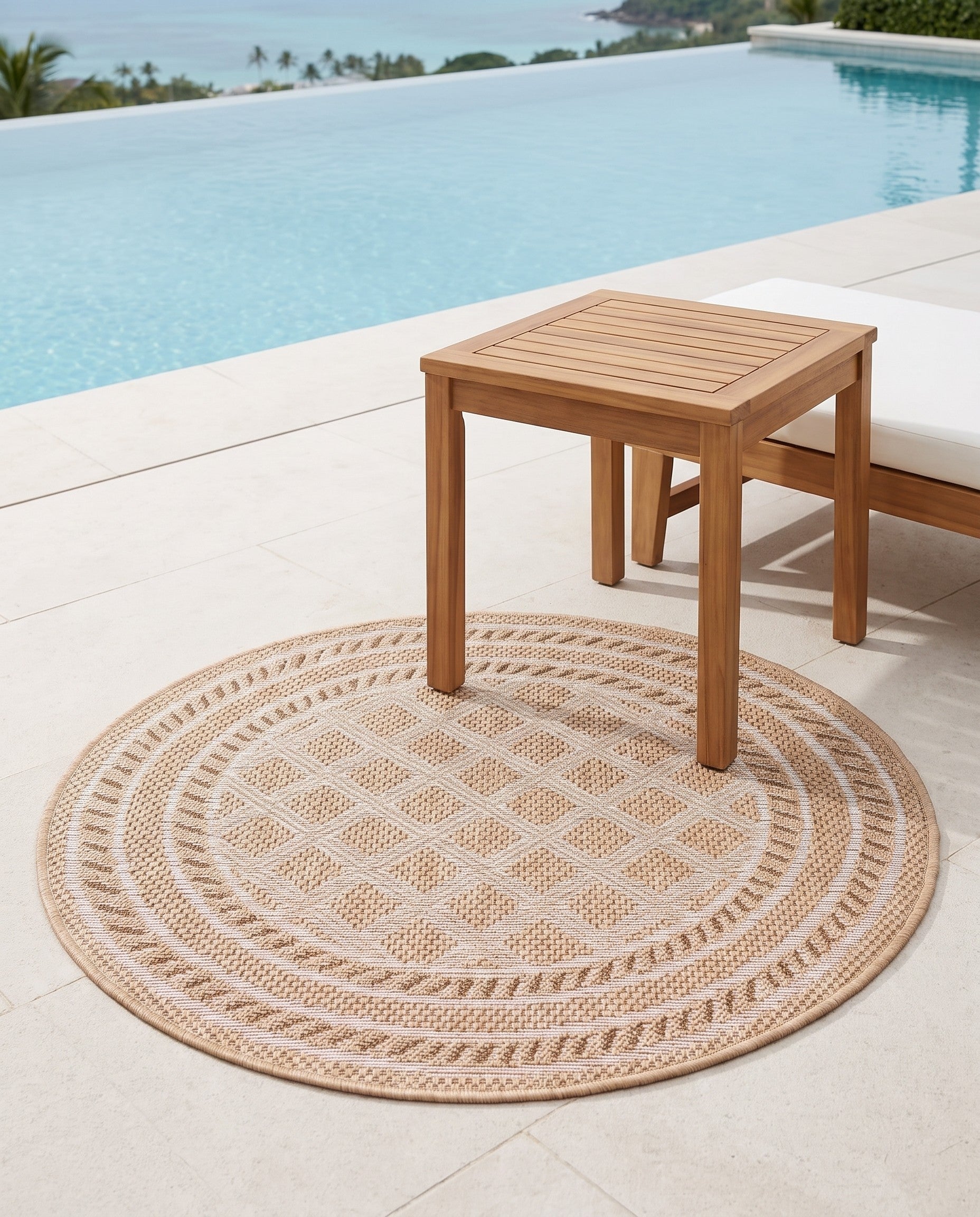 3' 3 x 3' 3 Easy-Clean Trellis Indoor / Outdoor Round Rug