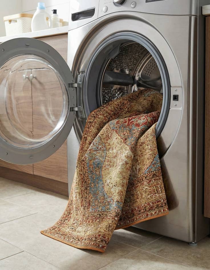 Detail image of  4' x 6'  Washable Traditional Indoor / Outdoor Rug