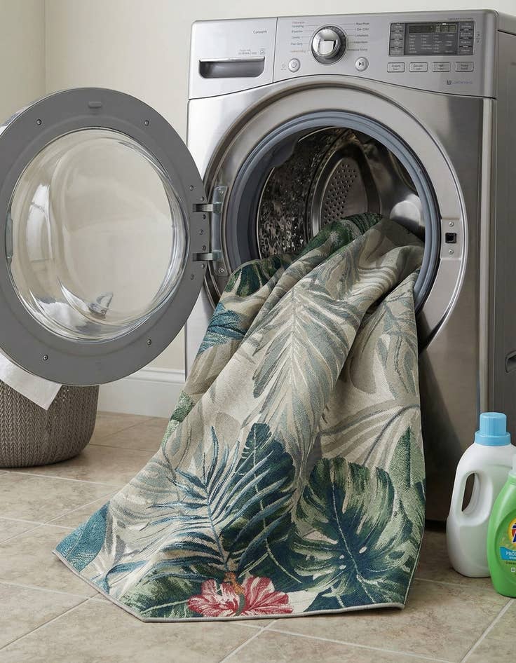 Detail image of 7' 10 x 7' 10  Washable Botanical Indoor / Outdoor Octagon Rug