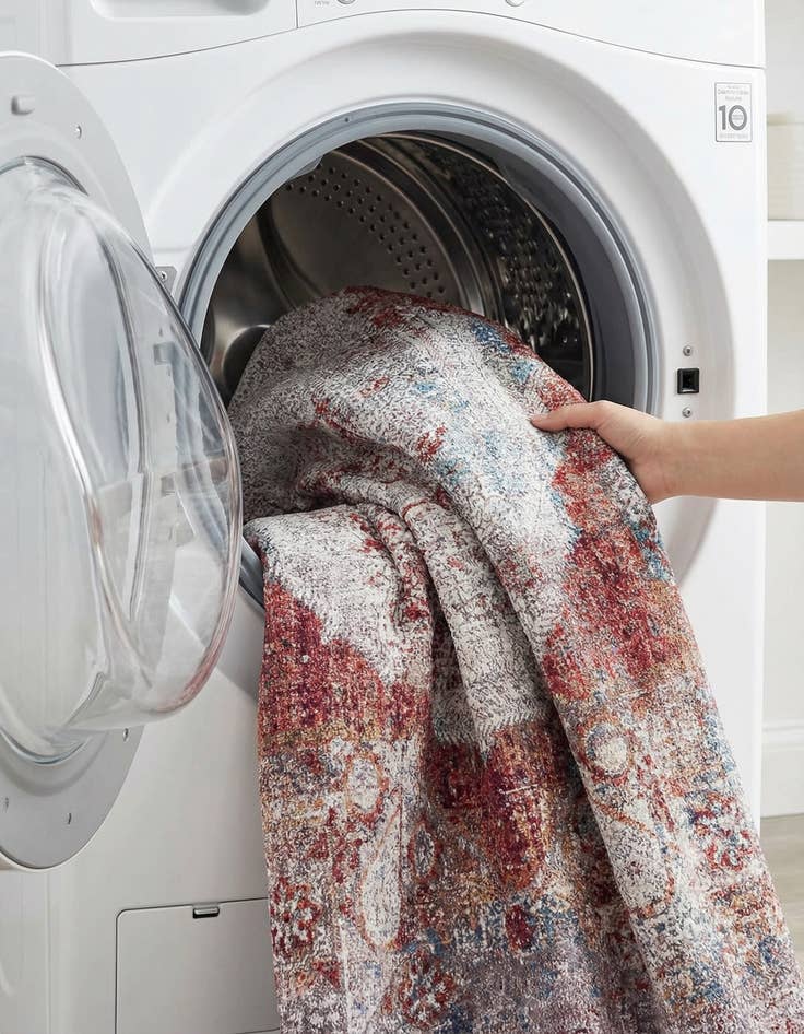 Detail image of 4' x 6'  Washable Yara Rug