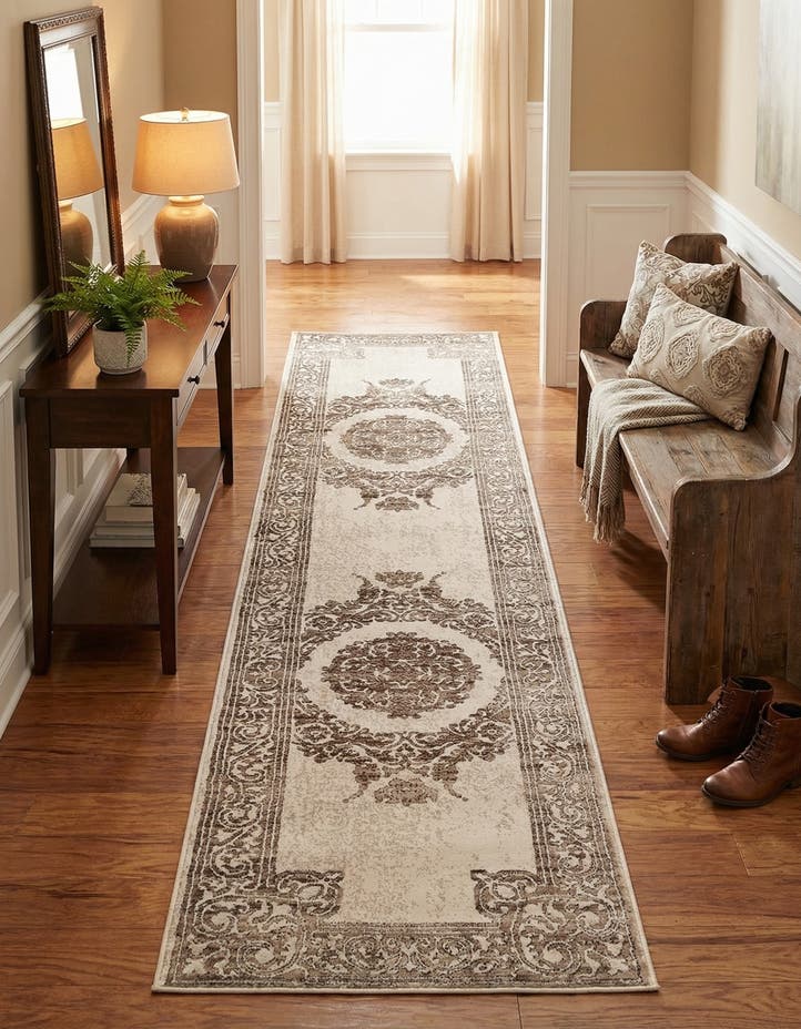 2' 6 x 10' Hermitage Runner Rug