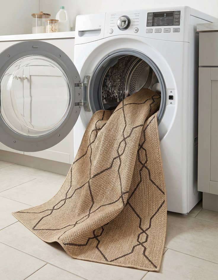 Detail image of 5' x 8'  Washable Trellis Indoor / Outdoor Rug