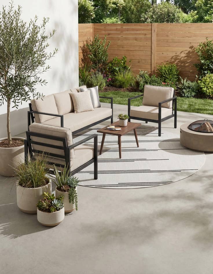 Detail image of 10' x 10'  Washable Modern Indoor / Outdoor Round Rug