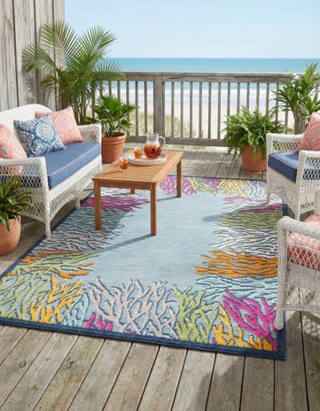 5' x 7' 7 Easy-Clean Indoor / Outdoor Rug