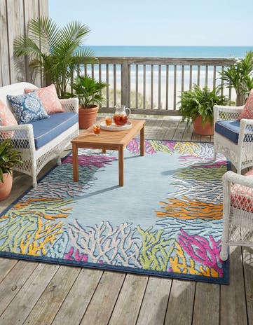 5' x 7' 7 Easy-Clean Indoor / Outdoor Rug