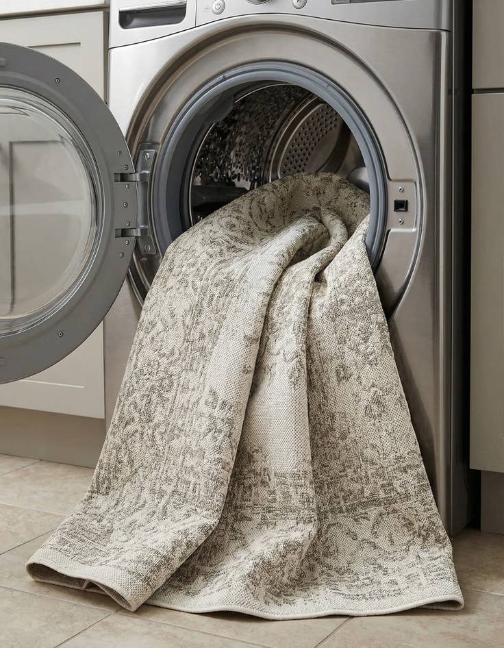 Detail image of 5' 3 x 8'  Washable Traditional Indoor / Outdoor Rug