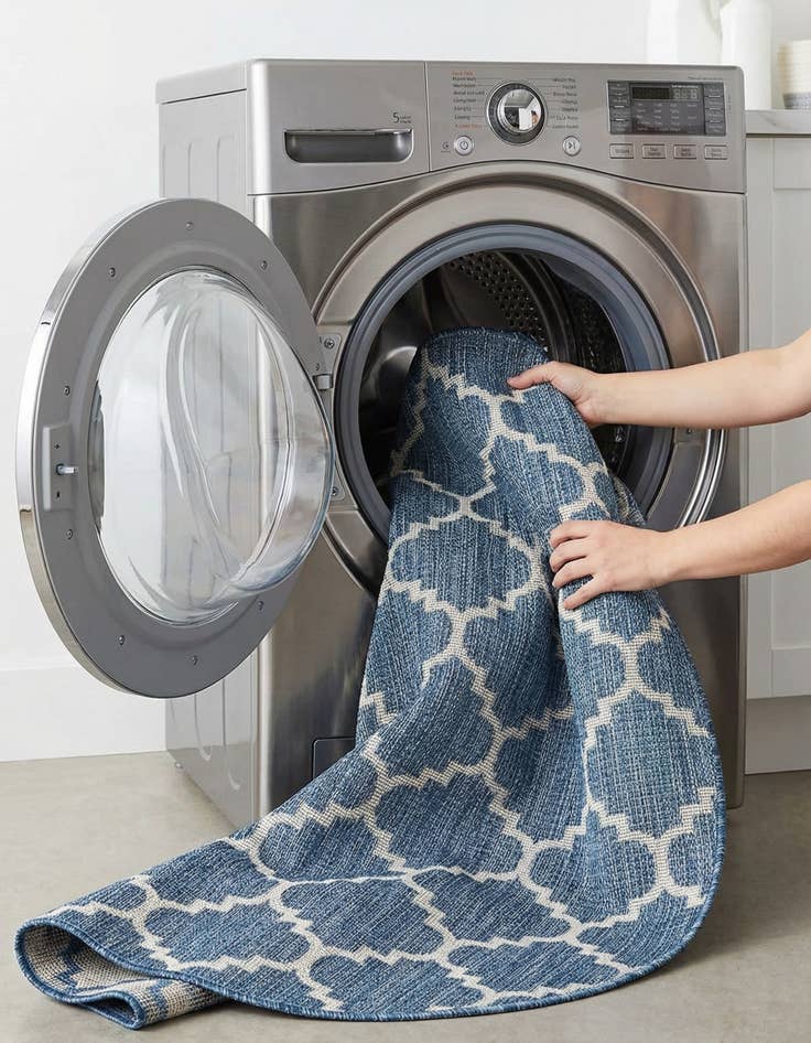 Detail image of 5' 3 x 8'  Washable Trellis Indoor / Outdoor Oval Rug