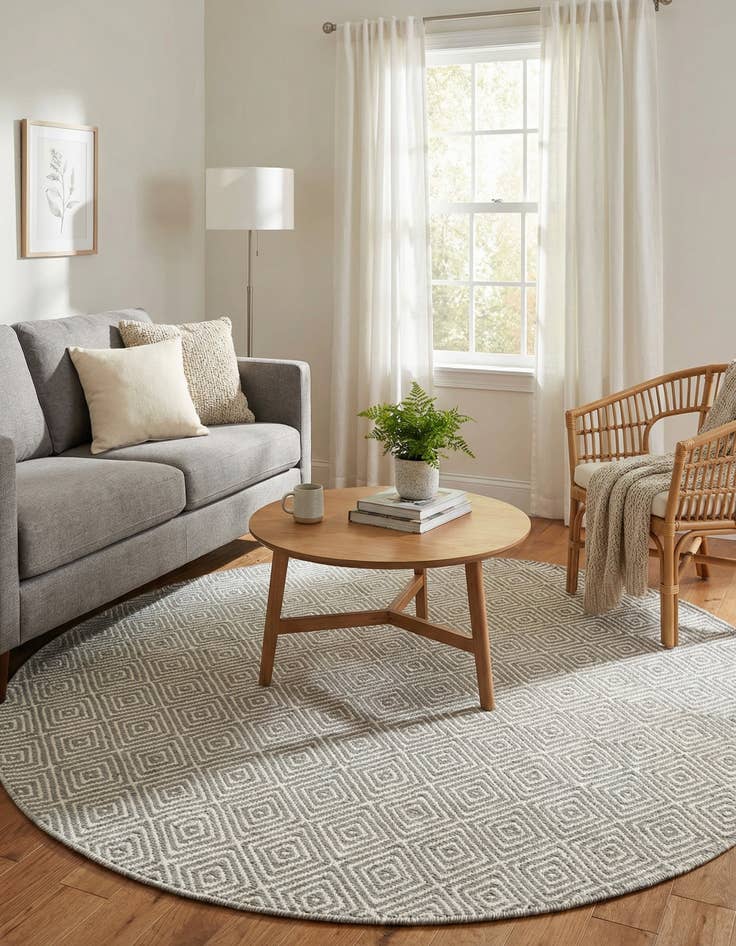 Detail image of  4' 1 x 4' 1  Hand Woven Geo Trellis Flatweave Round Rug