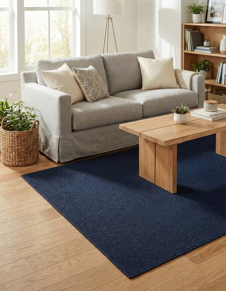 Detail image of 6' 1 x 9' Easy-Clean Solid Indoor / Outdoor Rug