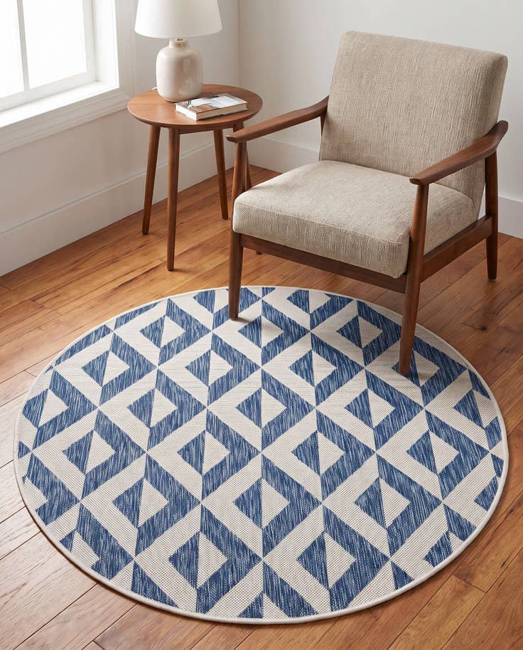 Detail image of 4' x 4' Easy-Clean Jill Zarin Napa Indoor / Outdoor Round Rug