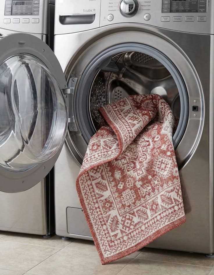 Detail image of 3' x 5' 3  Washable Aztec Indoor / Outdoor Rug