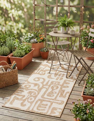 2' x 4' Easy-Clean Modern Indoor / Outdoor Runner Rug