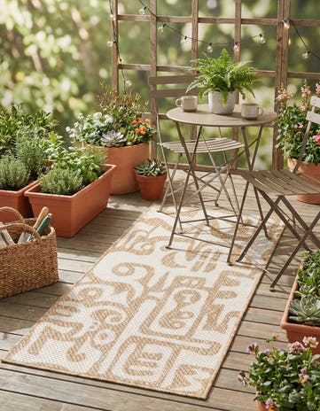 2' x 4' Easy-Clean Modern Indoor / Outdoor Runner Rug