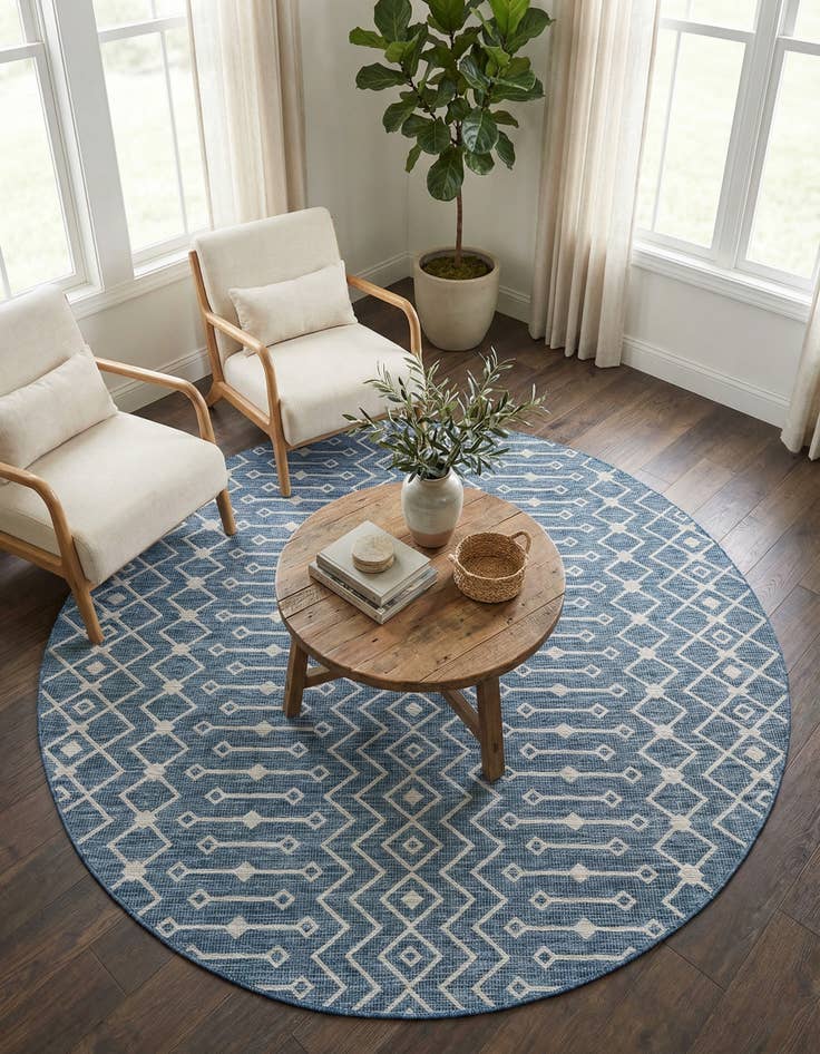 Detail image of 10' x 10' Easy-Clean Trellis Indoor / Outdoor Round Rug
