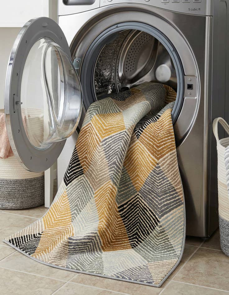 Detail image of 5' x 7'  Washable Modern Indoor / Outdoor Rug