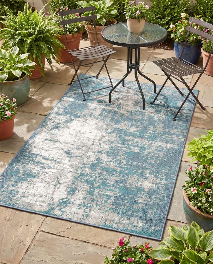 4' x 6' Easy-Clean Coastal Indoor / Outdoor Rug