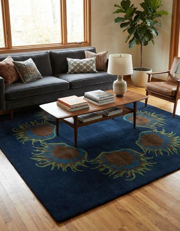 7' 5 x 7' 7 Luna Square Rug