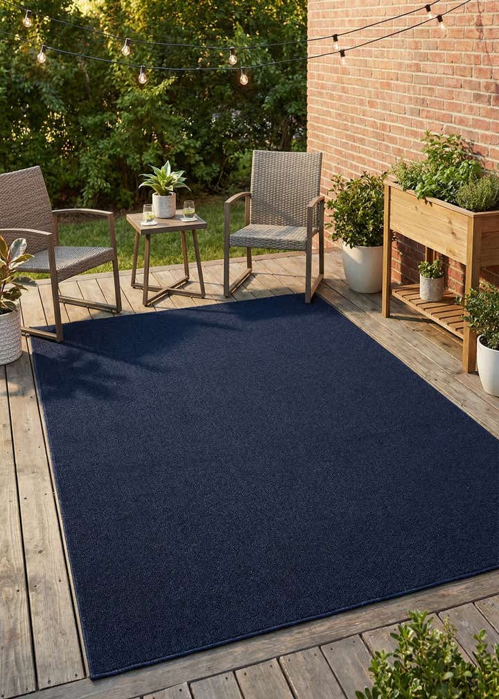 6' 1 x 9' Easy-Clean Solid Indoor / Outdoor Rug