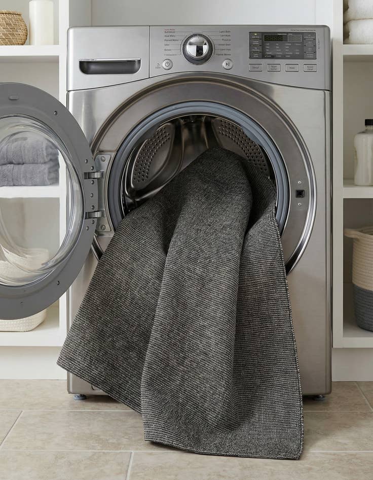 Detail image of 7' 10 x 10'  Washable Solid Indoor / Outdoor Rug