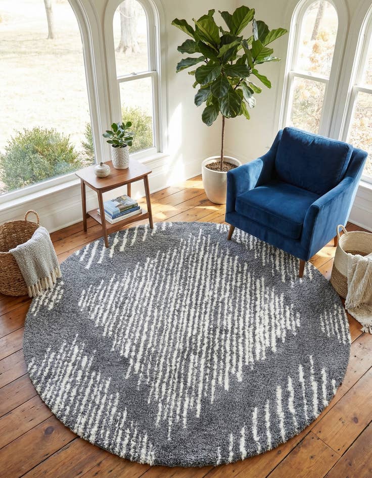 Detail image of 10' x 10' Serenity Shag Round Rug