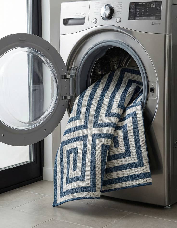 Detail image of 7' 10 x 10'  Washable Modern Indoor / Outdoor Rug