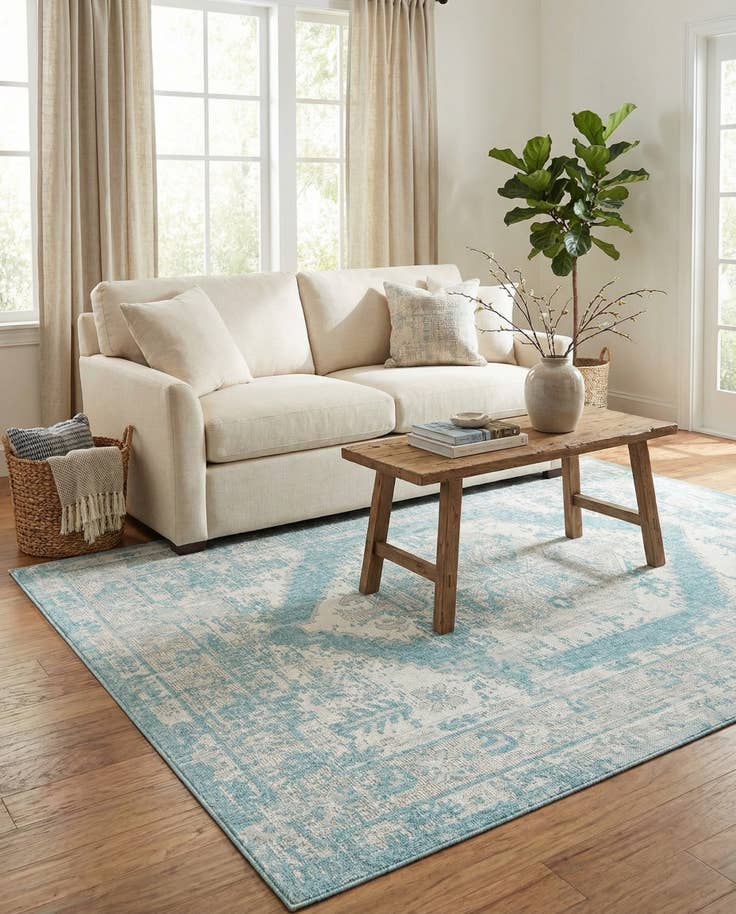 Detail image of 7' x 10' Easy-Clean Traditional Indoor / Outdoor Rug