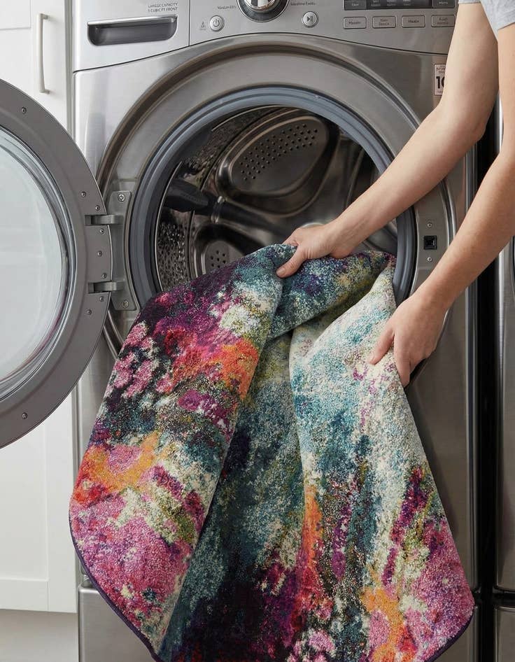 Detail image of 8' x 8'  Washable Spectrum Round Rug