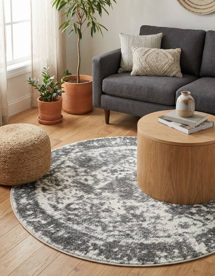 Detail image of 4' x 4' Venice Round Rug