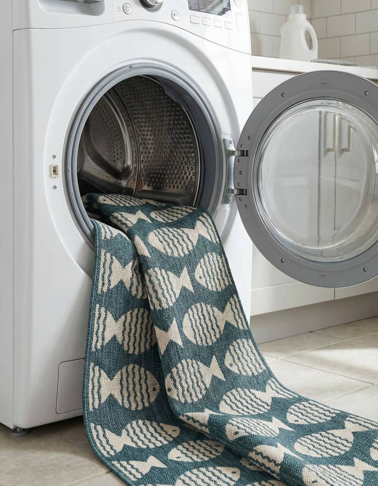 Detail image of 2' 7 x 12'  Washable Coastal Indoor / Outdoor Runner Rug